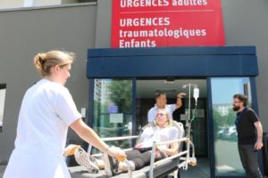 hopital-de-lorient-le-personnel-fait-face-une-simulation-d-attentat_ouest-france