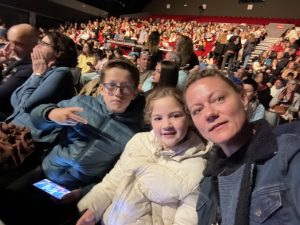 Emilie Renaud-gagnante du jeu pour le spectacle/casting The Voice