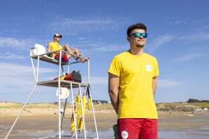 Seize plages seront surveillées par Lorient Agglomération. Sauveteurs, matériel, horaires : tout est prévu pour garantir la sécurité.