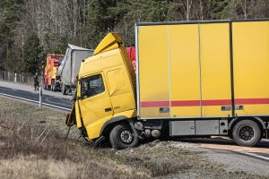 Accident entre poids lourds sur la RN24, circulation coupée