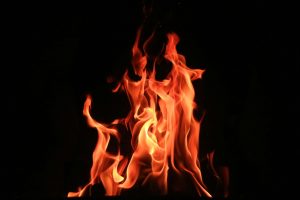 À Lanester, un feu de balcon a provoqué l’évacuation d’un immeuble rue du Parc à bois. L’incendie a été rapidement maîtrisé.