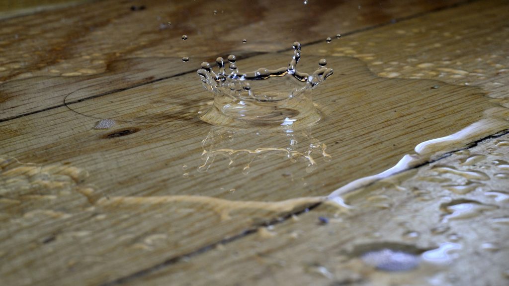 À Lorient, une fuite non détectée a causé une inondation dans un immeuble rue Rochambeau. Des dégâts sont à déplorer.