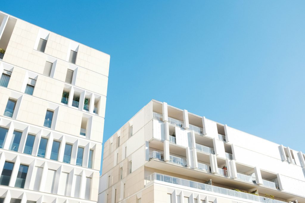 À Lorient, la rentrée étudiante est marquée par une forte tension sur le logement. Résidences complètes contraignent certains à devoir faire de la colocation.