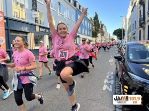 La Lorientaise affiche complet avec 9 000 participantes à Lorient. JAIME Radio sera en live rue Carnot et proposera toutes les photos en téléchargement gratuit.