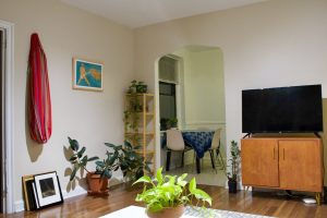 L’immeuble Les Toits partagés est inauguré à Lorient. Un habitat écologique et solidaire qui favorise le vivre ensemble entre générations.