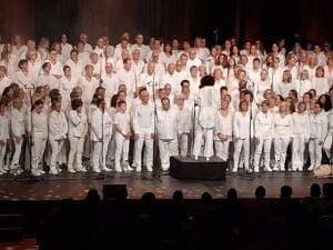 Bravo à Sylvie Le Corre qui a remporté deux places pour 200 voix pour les plus belles chansons françaises en jouant sur notre site internet.