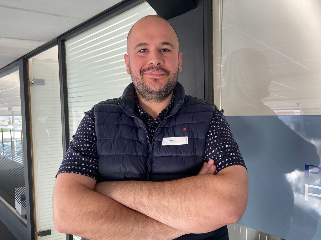 Découvrez les conseils pratiques d’Arnaud de Peugeot GEMY Lorient pour entretenir vos batteries et démarrer en toute sécurité cet hiver.