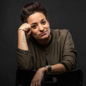 L’humoriste Caroline Estremo sera sur la scène du Palais des Congrès de Lorient le 22 janvier 2026 avec son spectacle « Normalement ».