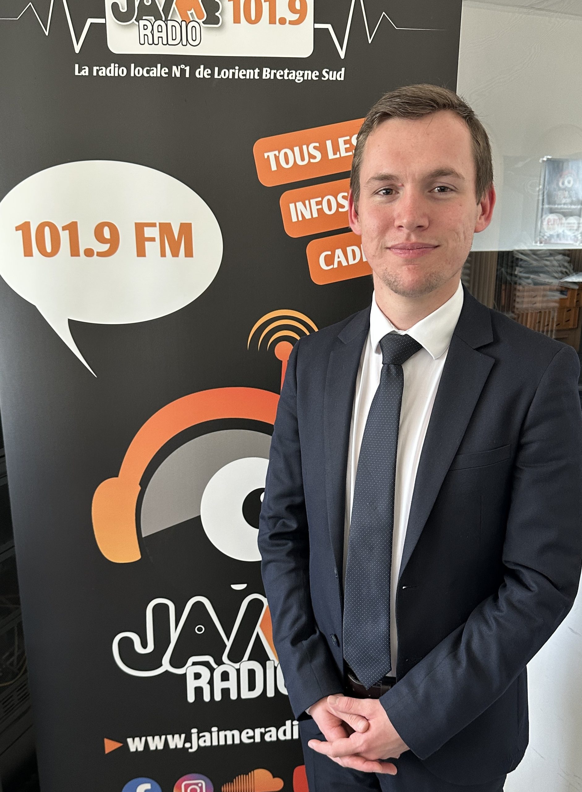 Théo Thomas présente la liste Rassembler Lorient pour les municipales à Lorient. Une interview diffusée sur JAIME Radio et sur YouTube.