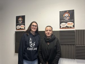 Les Riderzh présentent leur projet solidaire pour l’Europ’Raid 2026 : 8 000 km en Peugeot 205 à travers l’Europe pour acheminer du matériel scolaire.