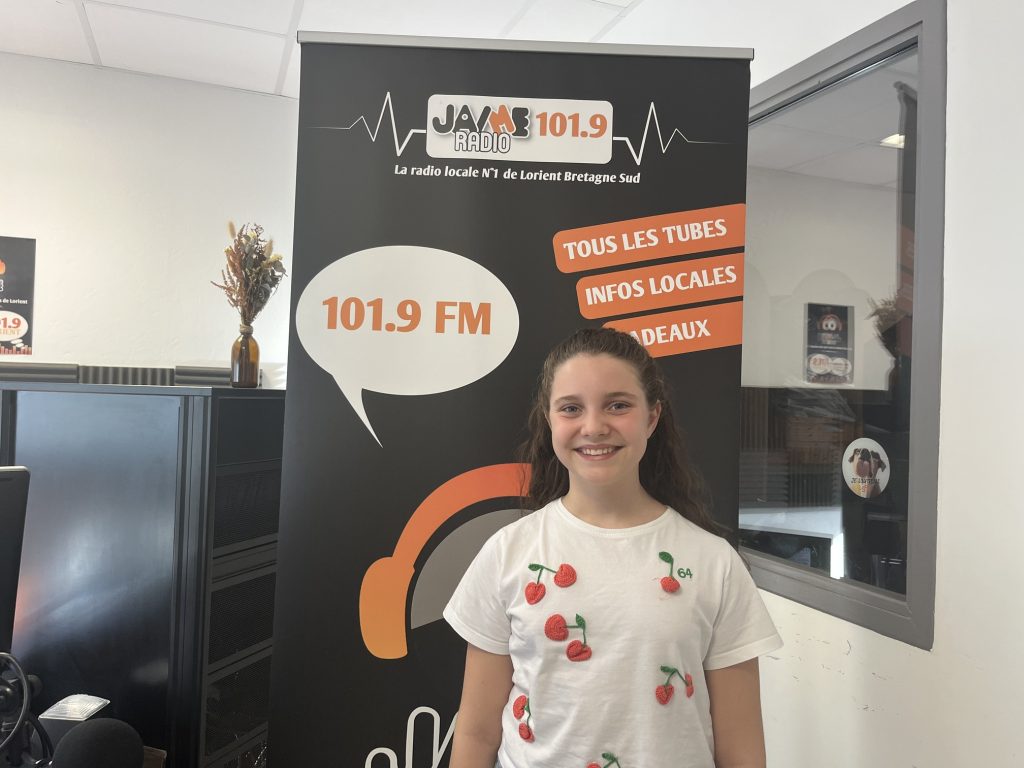Julia, gagnante du Prix des Enfants au Festival des Talents, est invitée dans Pousse le Son sur JAIME Radio.