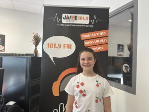 Julia, gagnante du Prix des Enfants au Festival des Talents, est invitée dans Pousse le Son sur JAIME Radio.