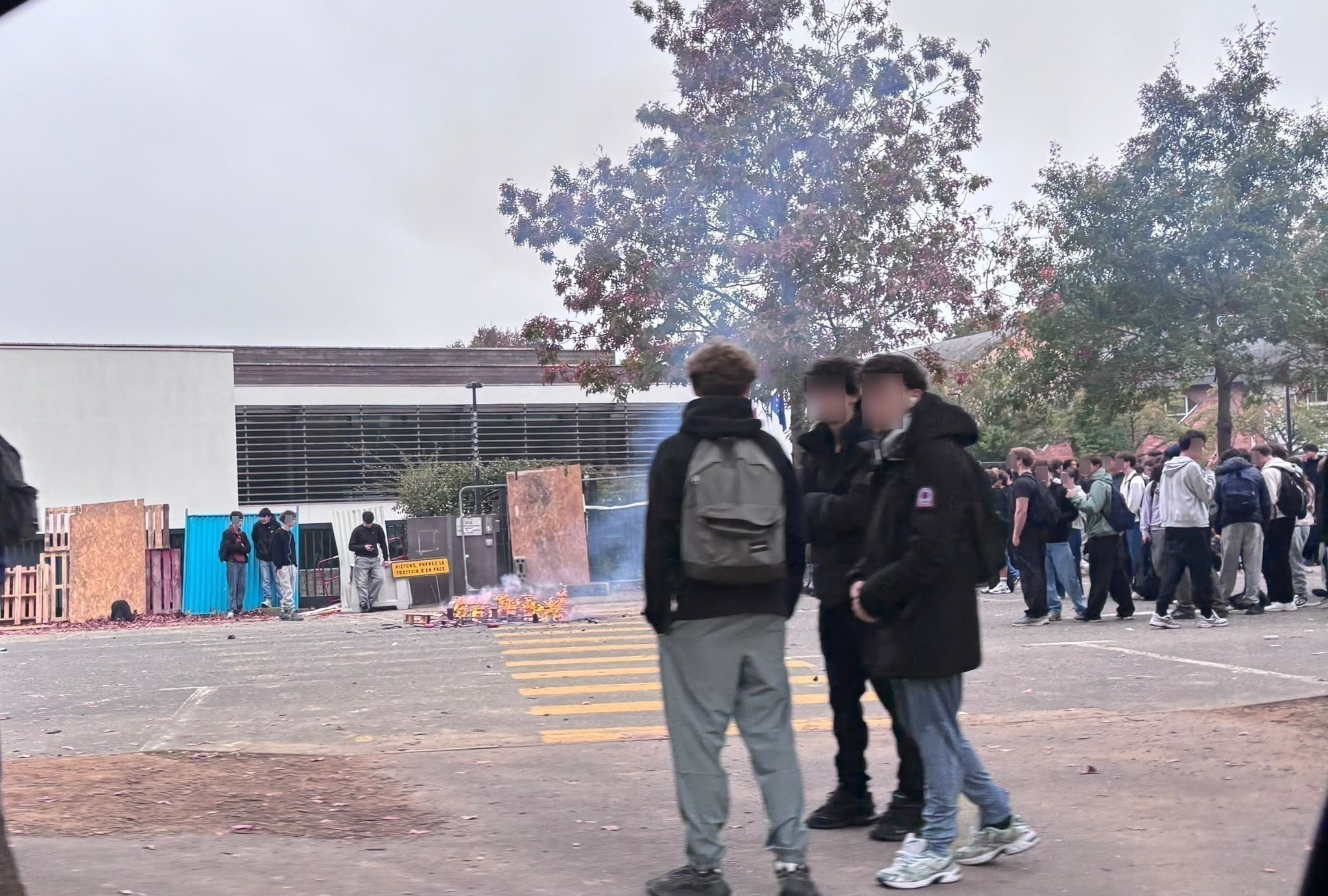 Face à la mobilisation lycéenne, les élus du Pays de Lorient demandent au gouvernement des mesures sur Parcoursup, les enseignants et les lycées.