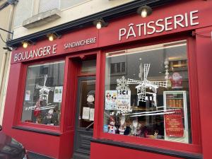 Boulangerie Le Moulin Rouge  (extérieur)- 36, Grande rue Locmiquélic