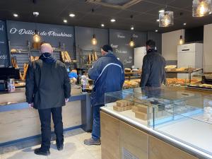 Boulangerie O'délices de Plouhinec (intérieur)- place de l'église Plouhinec